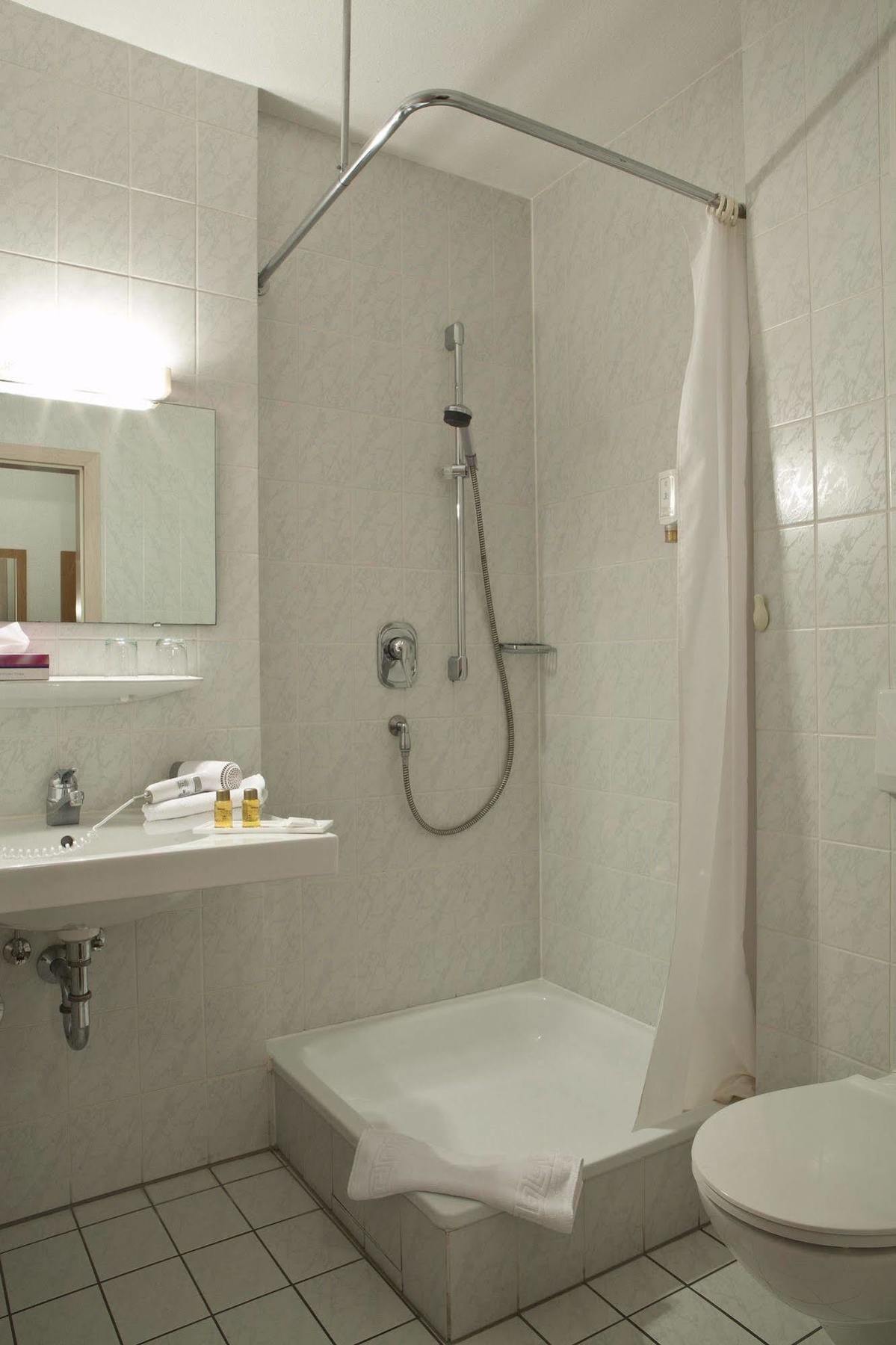 Airport-Hotel Stetten Лайнфелден-Ехтердинген Екстериор снимка