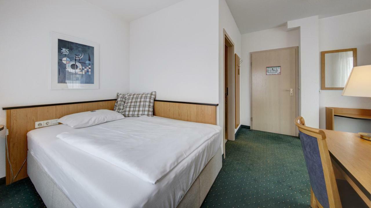 Airport-Hotel Stetten Лайнфелден-Ехтердинген Екстериор снимка