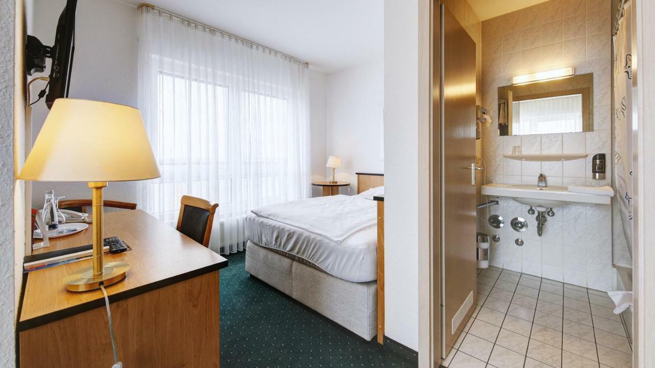 Airport-Hotel Stetten Лайнфелден-Ехтердинген Екстериор снимка